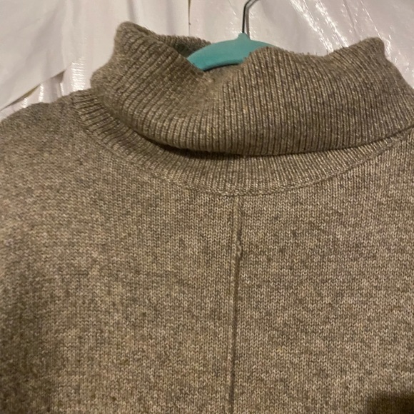 Oversized turtle neck sweater - Picture 5 of 7
